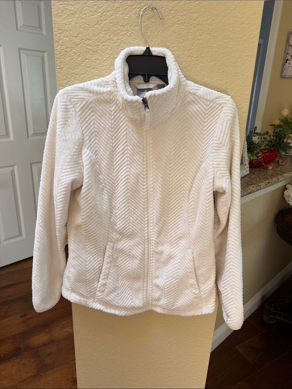 Free2B Cozy Women's Cream Zip-Up Fleece Jacket